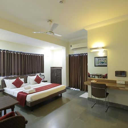 Hotel Hospice Σουράτ Εξωτερικό φωτογραφία