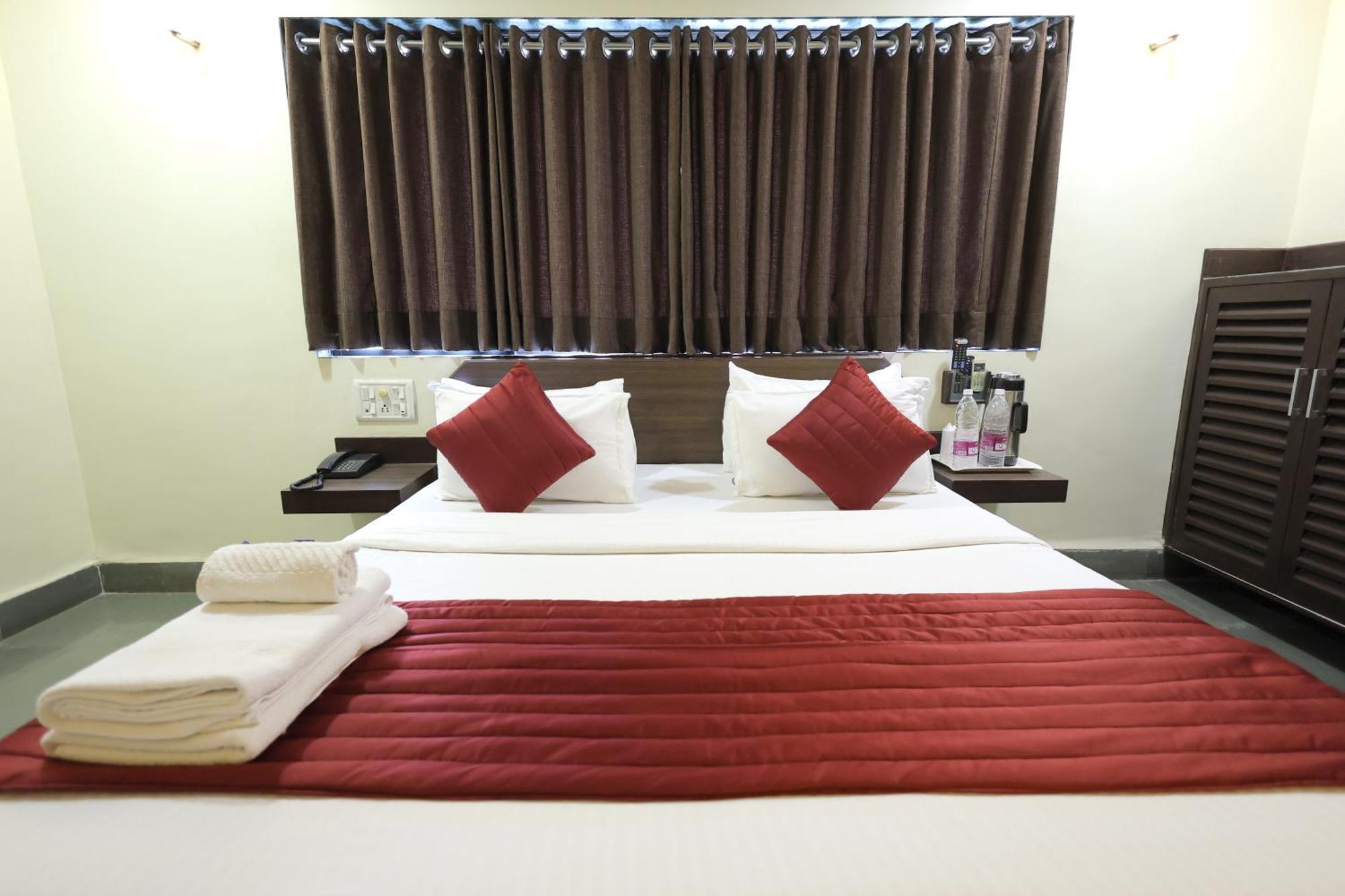 Hotel Hospice Σουράτ Εξωτερικό φωτογραφία