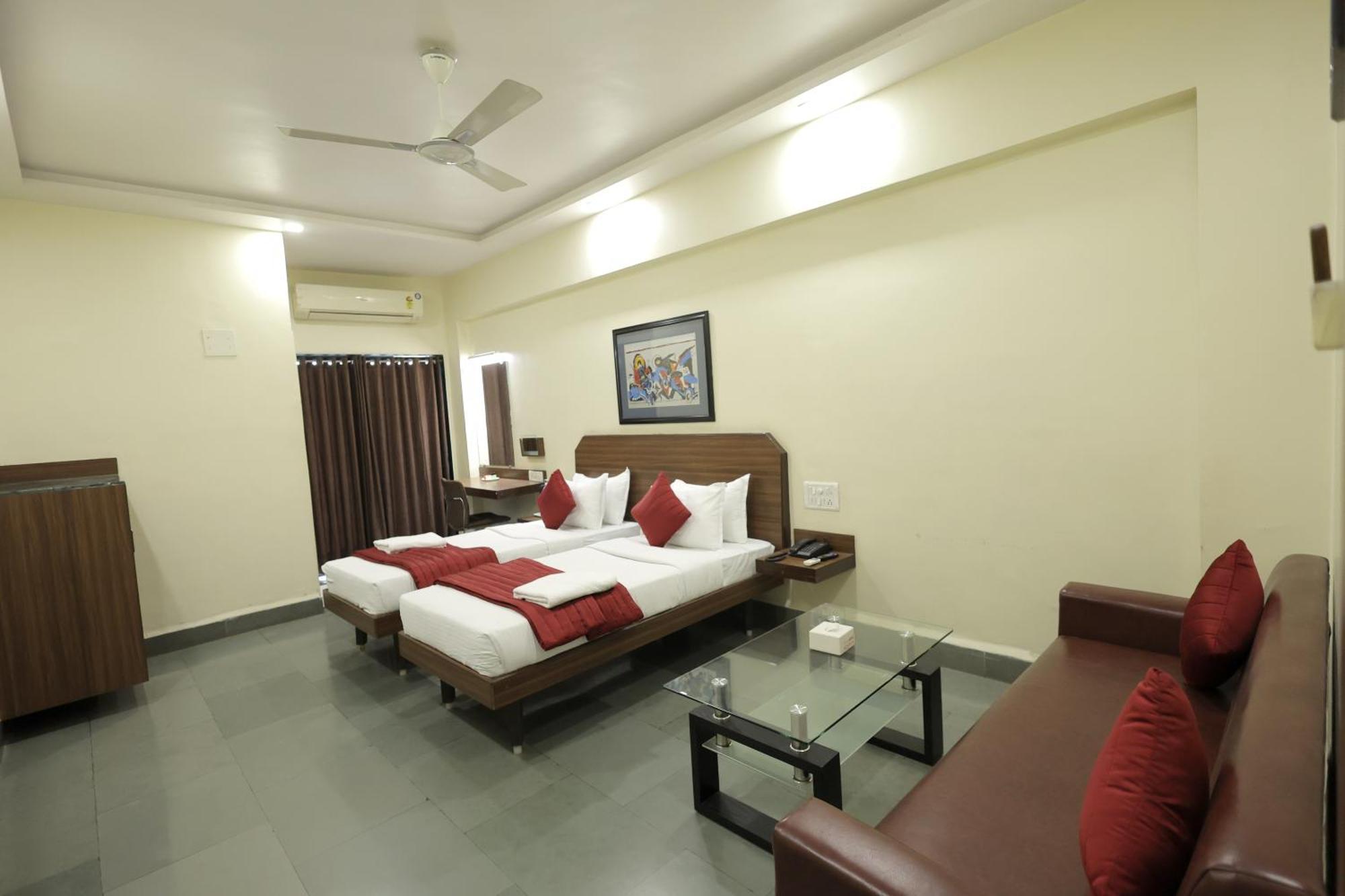 Hotel Hospice Σουράτ Εξωτερικό φωτογραφία